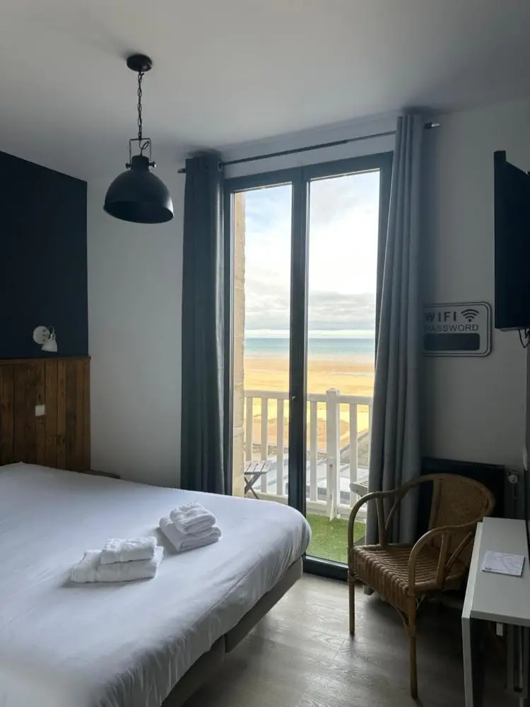 Double Room with Balcony and Sea View